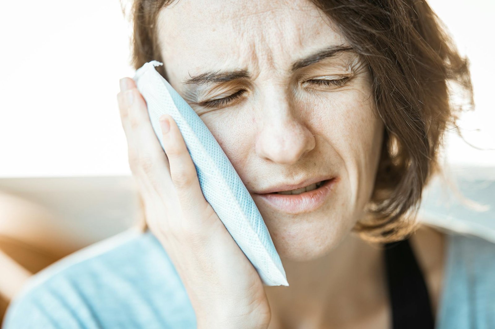 Illustration of Tooth Pain Relief: Exclusive Instant Remedies for Effortless Cure Near Jubilee Hills